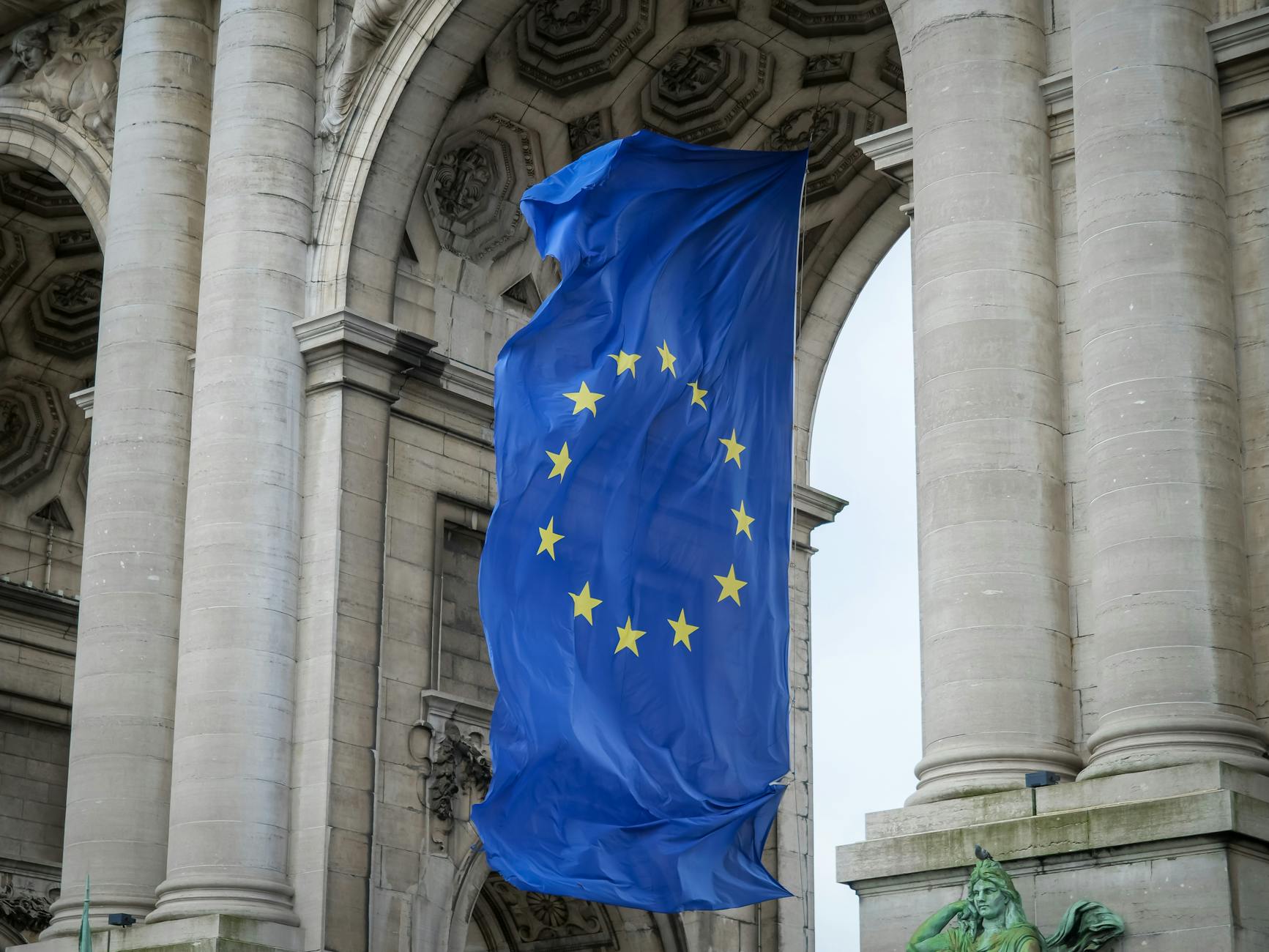 flag of european columns between columns