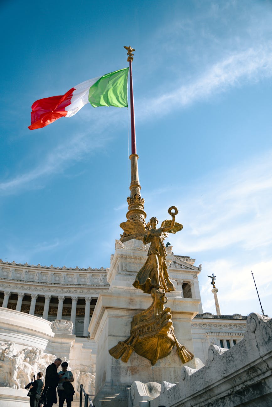 The Sovereign and the Statesman: A Tale of Two Populisms